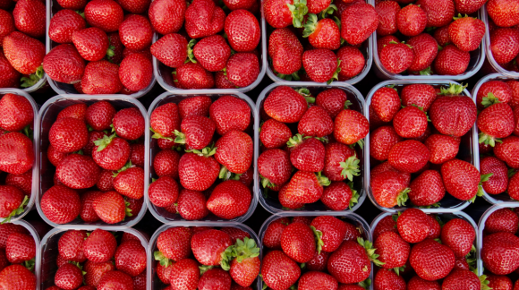 Simple & Amazing: Pepper Strawberries